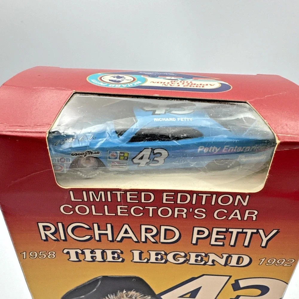 Richard Petty The Legend 1958-1992 VHS w/ Limited Edition Collector's Car‎